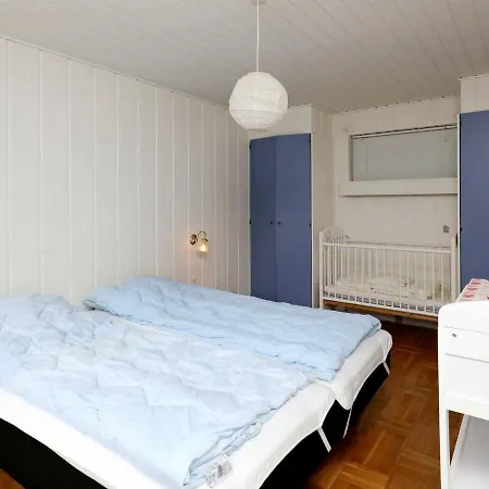 Five-bedroom Holiday In Saltum